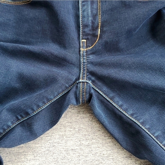 American Eagle  Outfitters Skinny Blue Jeans Medium Wash Size 6 Regular - Picture 9 of 12